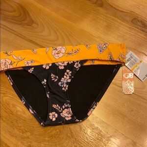 ‎Gianni Bini Bikini bottom in blossom block